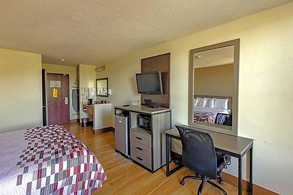 High Point Inn & Suites