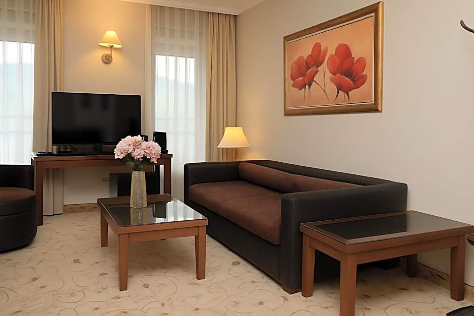 Maxi Park Hotel & Spa