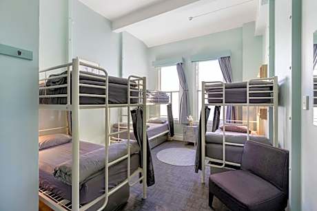 6 Bed dorm Mixed Shared Bathroom