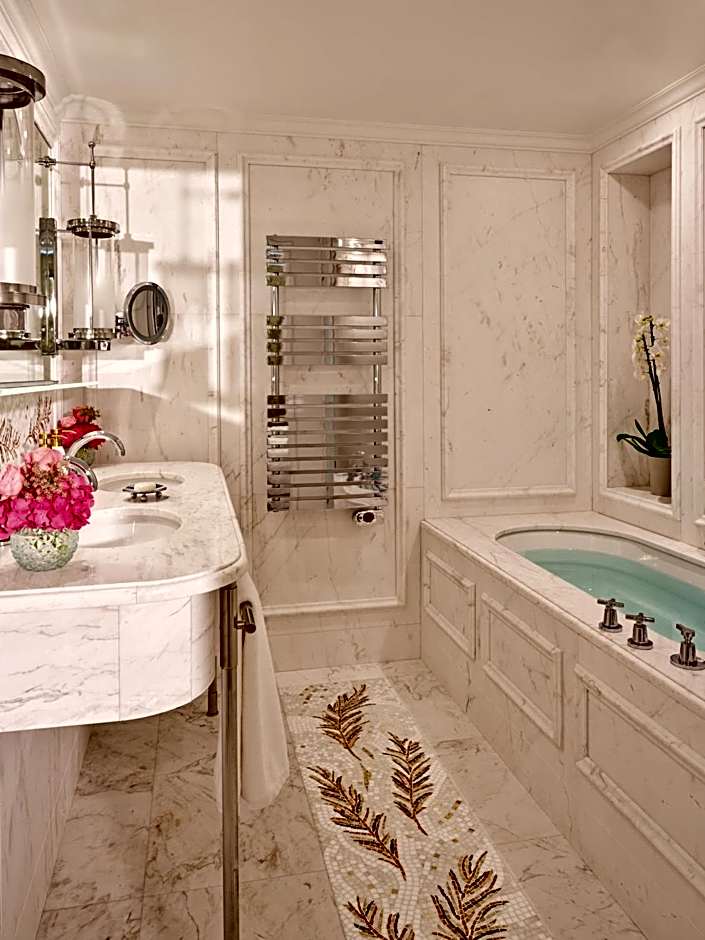 Hotel Plaza Athenee - Dorchester Collection