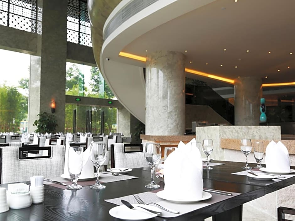 Ramada Plaza Liuzhou Liudong Hotel