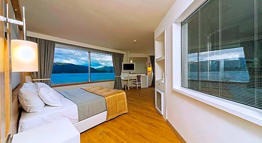 Poseidon Hotel - Adult Only