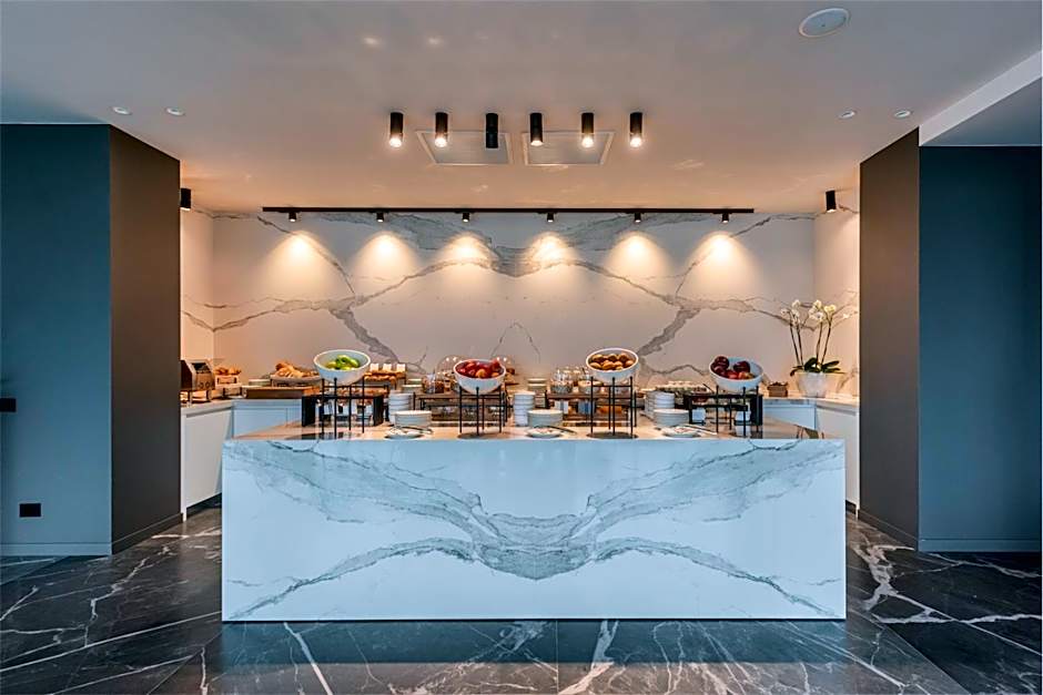 EALA My Lakeside Dream - Adults Friendly