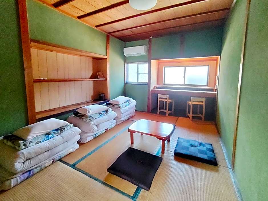 Guesthouse Bench