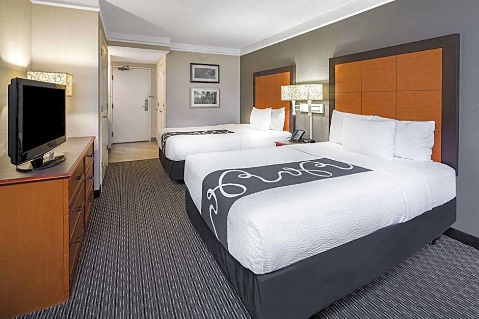 La Quinta Inn & Suites by Wyndham Buena Park