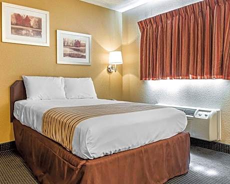 1 Double Bed, Efficiency, Nonsmoking