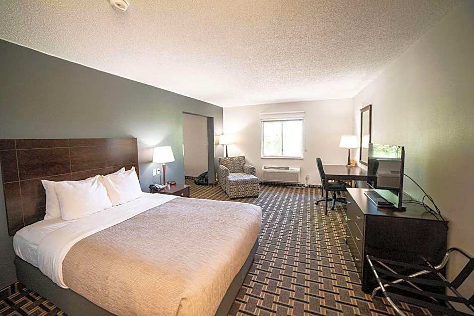 Quality Inn & Suites Watertown