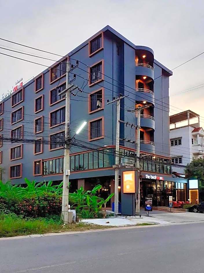 The Bedrooms Maeklong and Services Apartment
