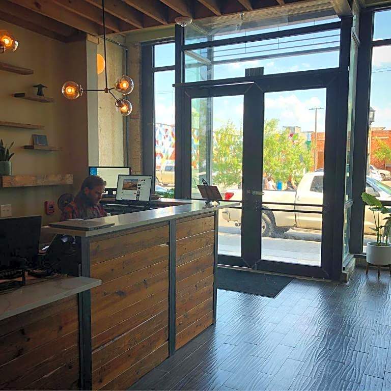Deep Ellum Hostel - Adults Only
