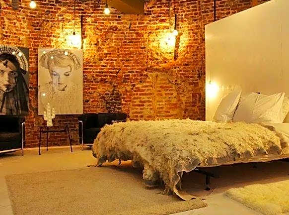 Photo 1 of 2 of Suite