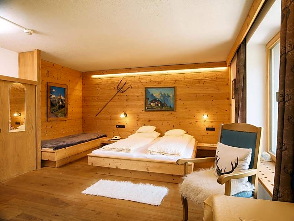 Photo 1 of 4 of Triple Room
