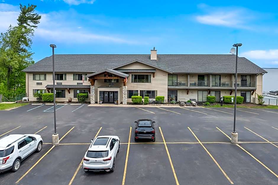 Beachfront Hotel Houghton Lake