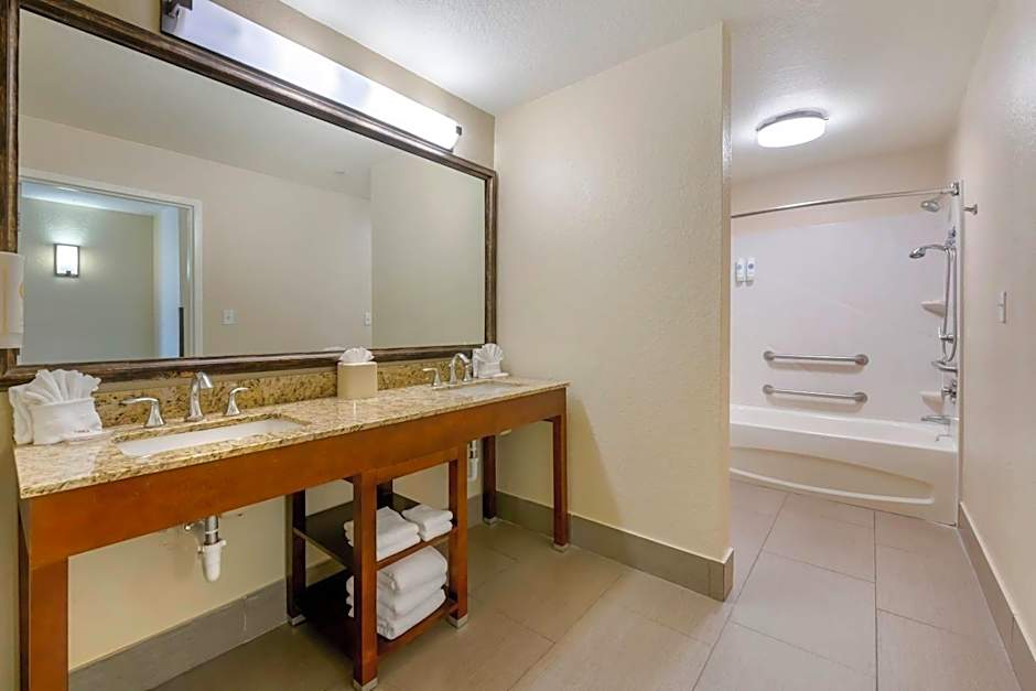 Comfort Suites Lady Lake - The Villages