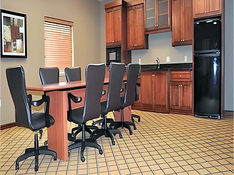 Candlewood Suites Springfield By IHG