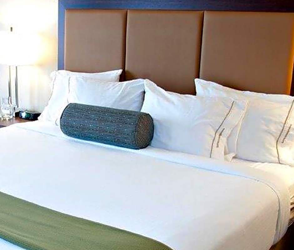 Holiday Inn Express Pembroke By IHG