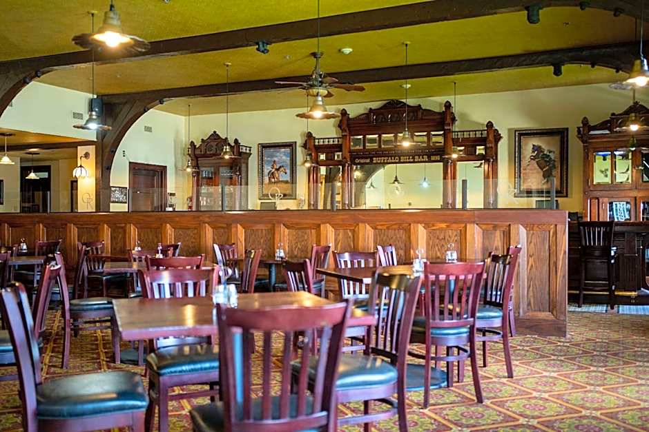 Sheridan Inn, B/W Signature Collection