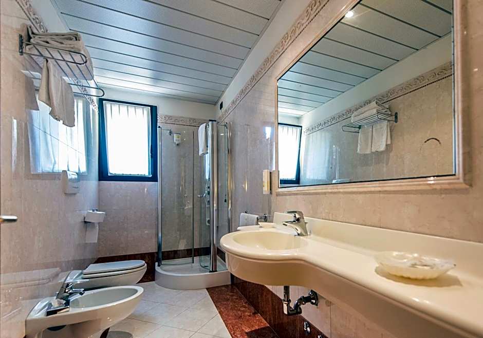 Admiral Hotel Villa Erme