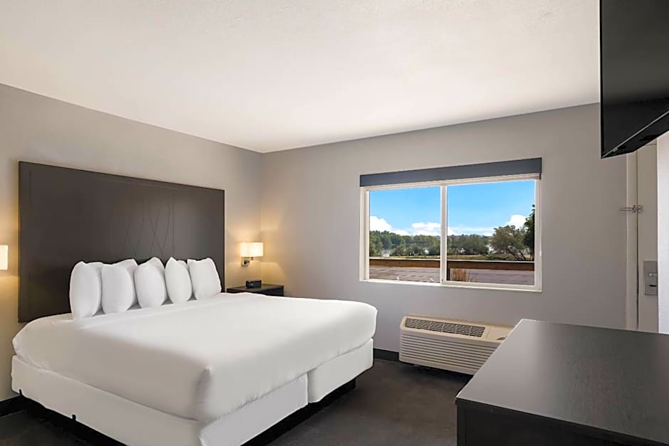 Richland Riverfront Hotel and Conference Center, Ascend Hotel Collection