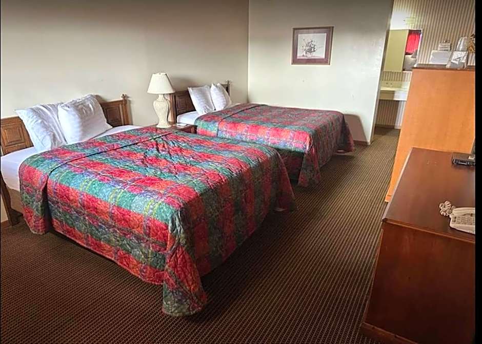 Love Hotels Western Holiday by OYO at Harlan Lake NE