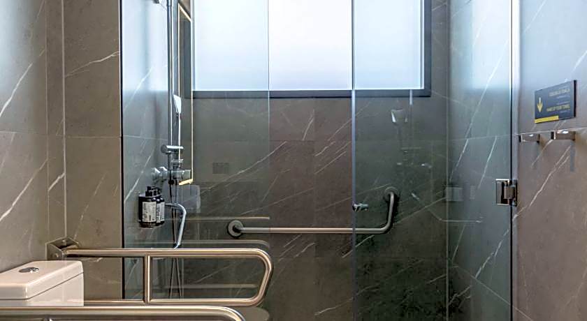 Ola Santiago Providencia, Tapestry Collection by Hilton