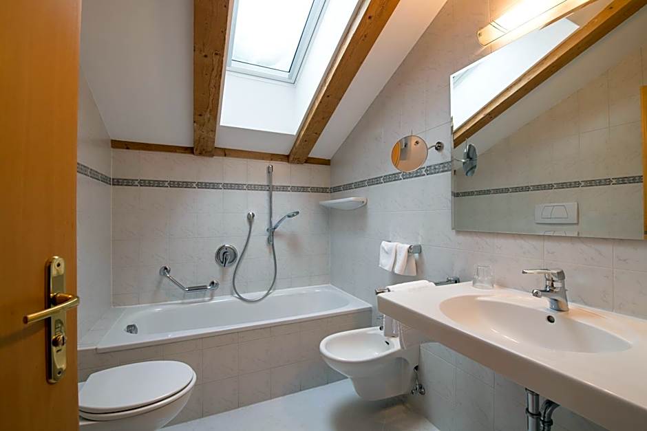 La Tambra - Residence - Central with Restaurant