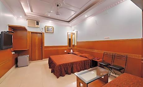 Triple - 1 Double + 1 Single Bed