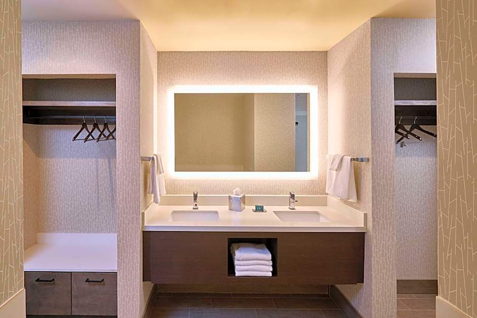 DoubleTree by Hilton Buena Park