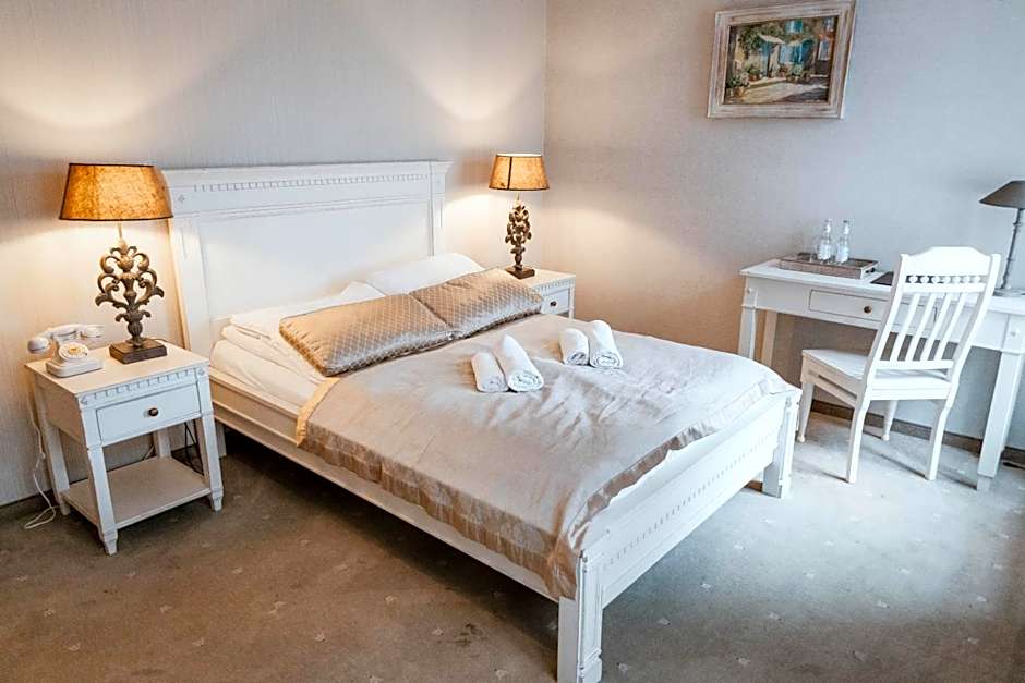 Photo 1 of 12 of Double Room