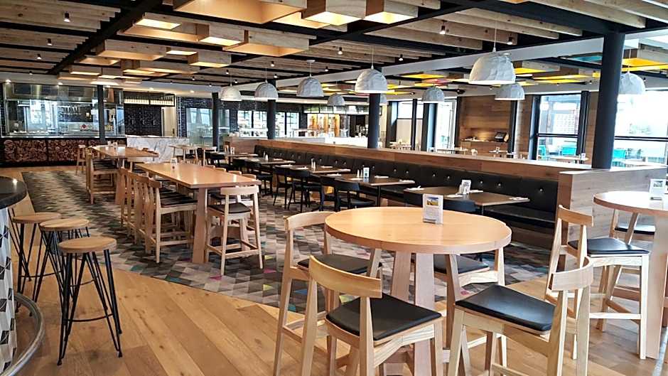 Highlander Hotel Bar Kitchen Rooftop