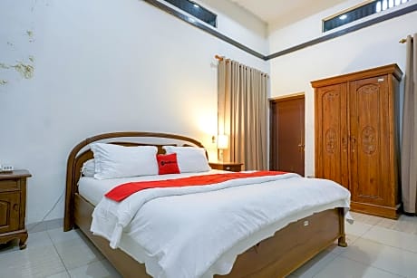 RedDoorz @ Avros Guest House Medan