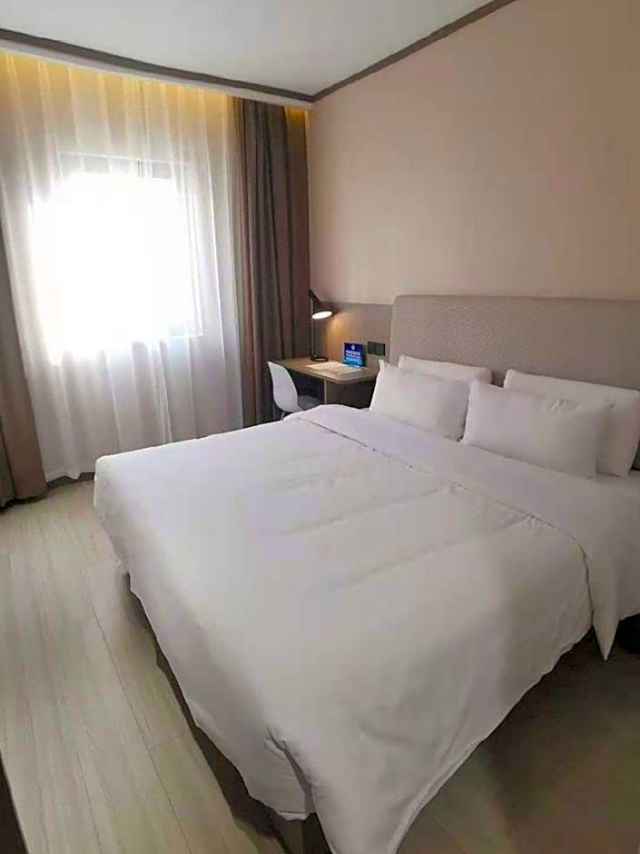 Hanting Hotel Beijing Yizhuang Beishenshu Metro Station