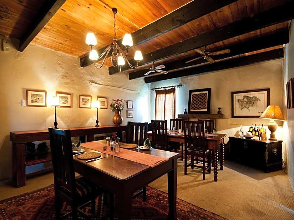 Leeuwenbosch Country House - Amakhala Game Reserve