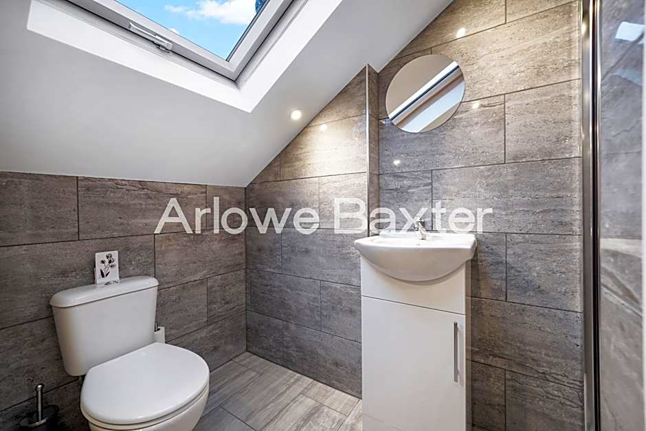 Hackney Suites - En-suite rooms & amenities