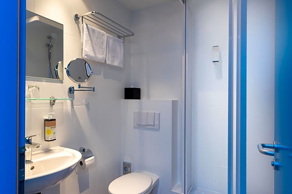 greet Berlin Alexanderplatz