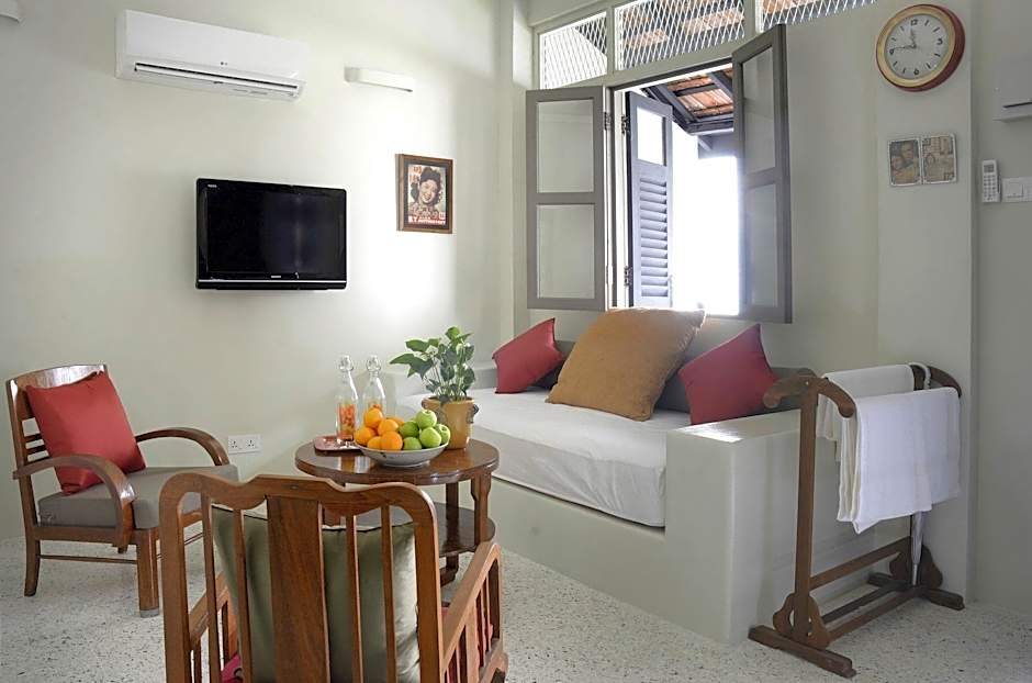 Noordin Mews Hotel
