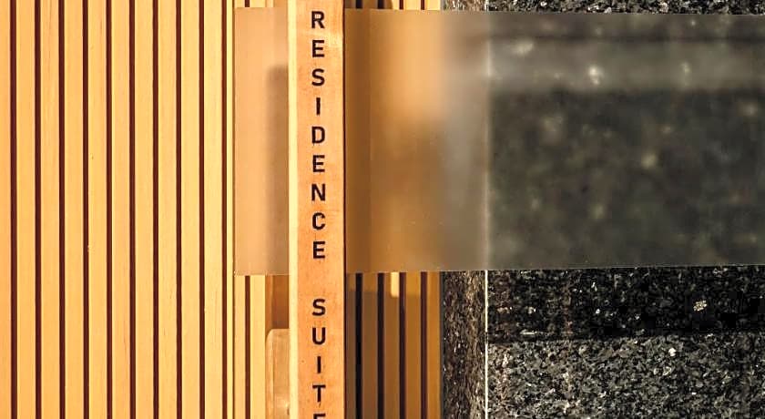 Lucky Residence Suites