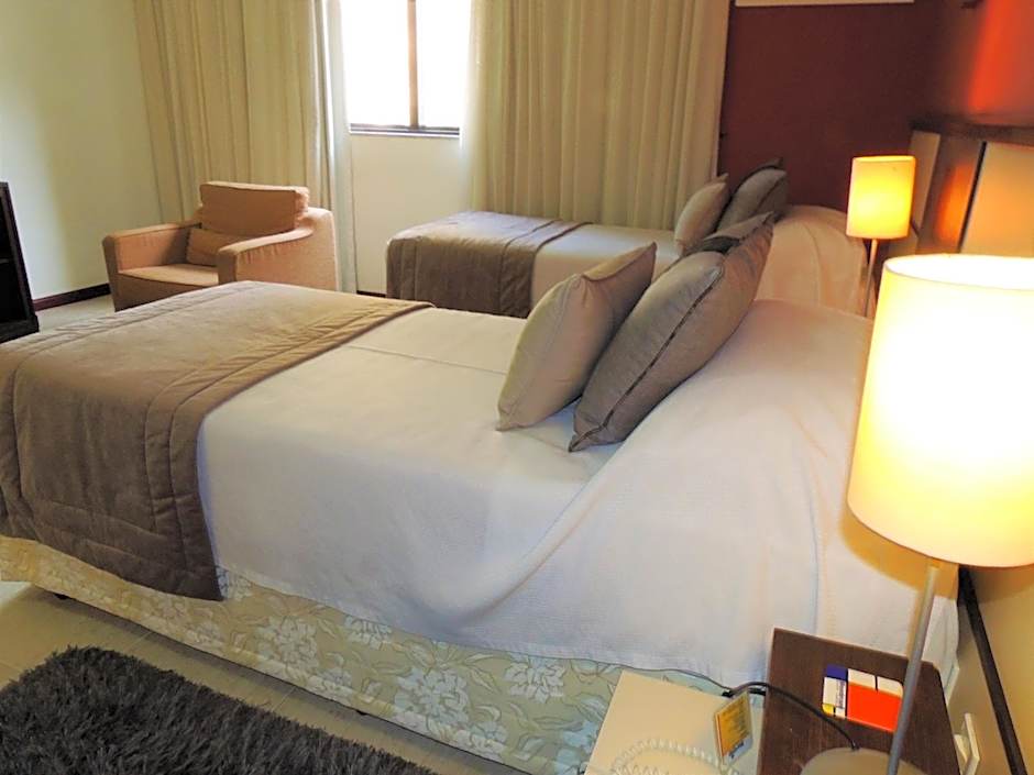 Mondrian Suite Hotel