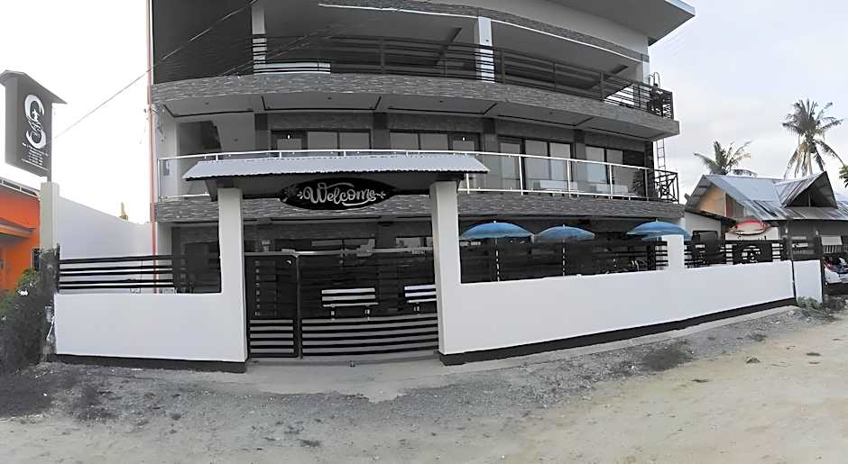 Strangers Inn&Bar
