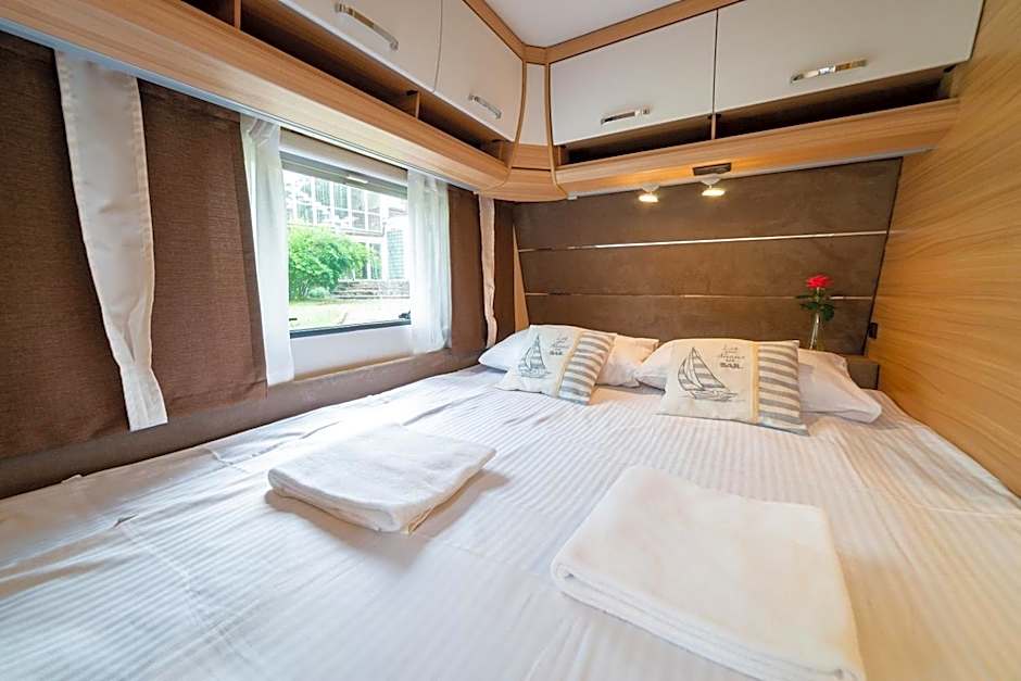 Velo Camp nad jeziorem Dadaj