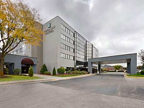 Embassy Suites by Hilton Milwaukee Brookfield