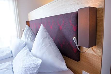 King Studio with Sofa Bed