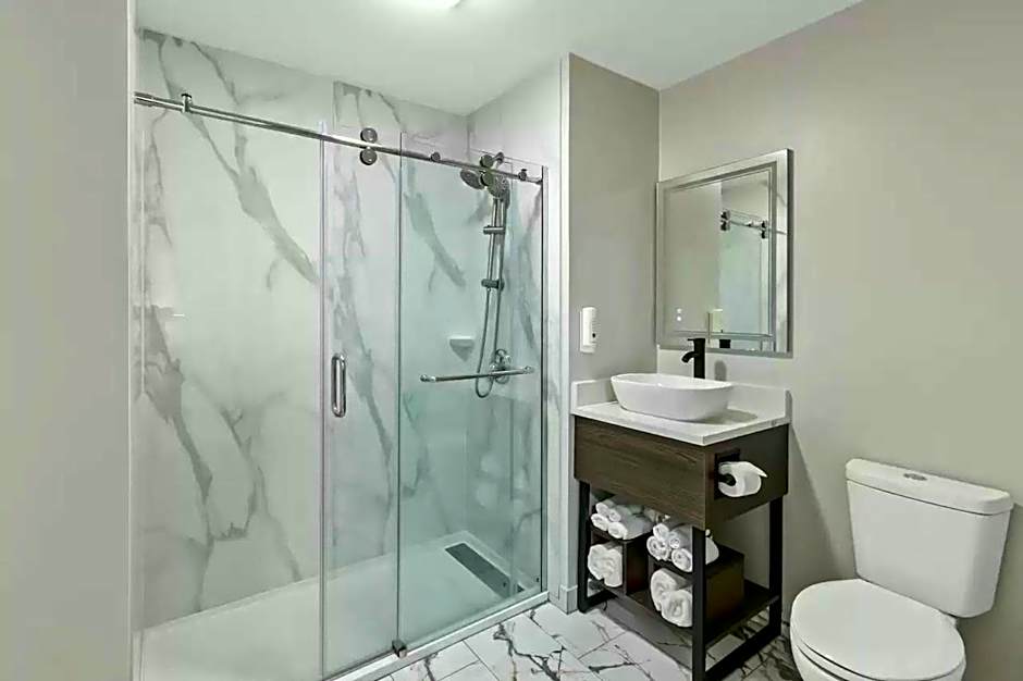 Quality Inn & Suites Columbia Harbison