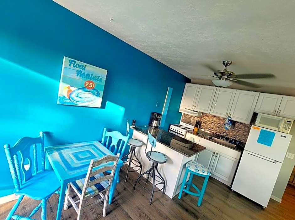 Searenity, Waterside studio in the heart of Treasure Island, walk to beach