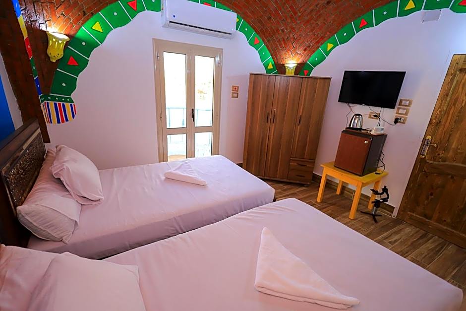 Nubian Popeye - Roof top - Nile View