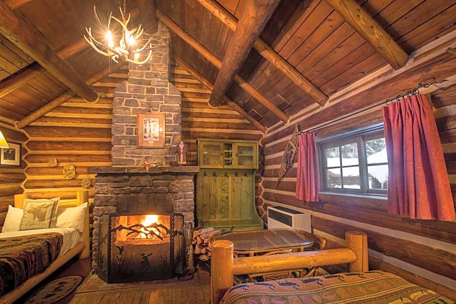 Storm Mountain Lodge & Cabins