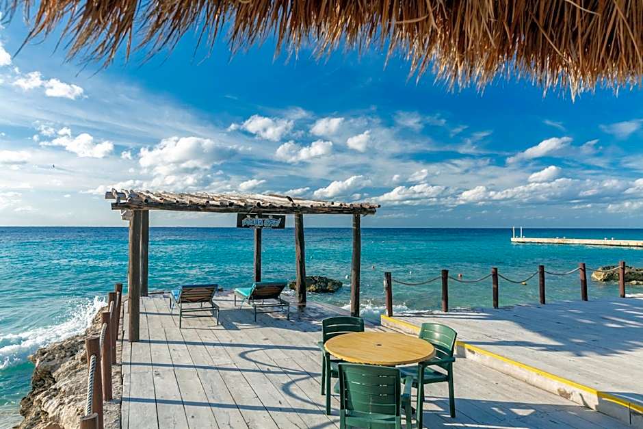 Playa Azul Golf & Beach Resort