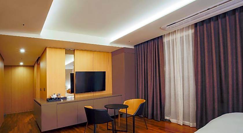 Hotel East9