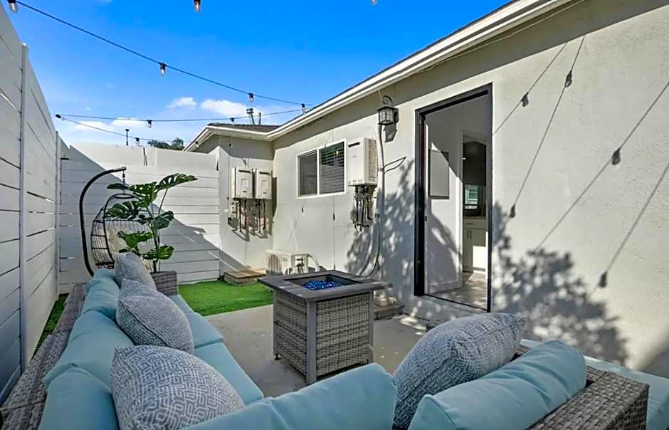 Luxury Mid City Home With Firepit