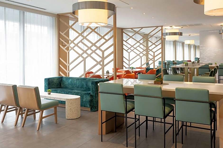 DoubleTree by Hilton Miami North I-95, FL