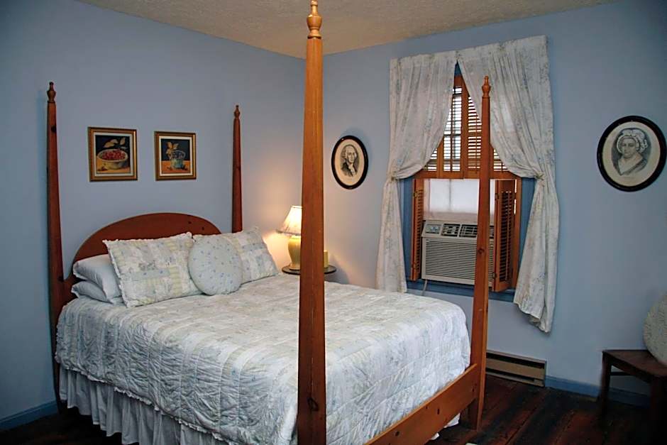 The Lafayette Inn & Restaurant